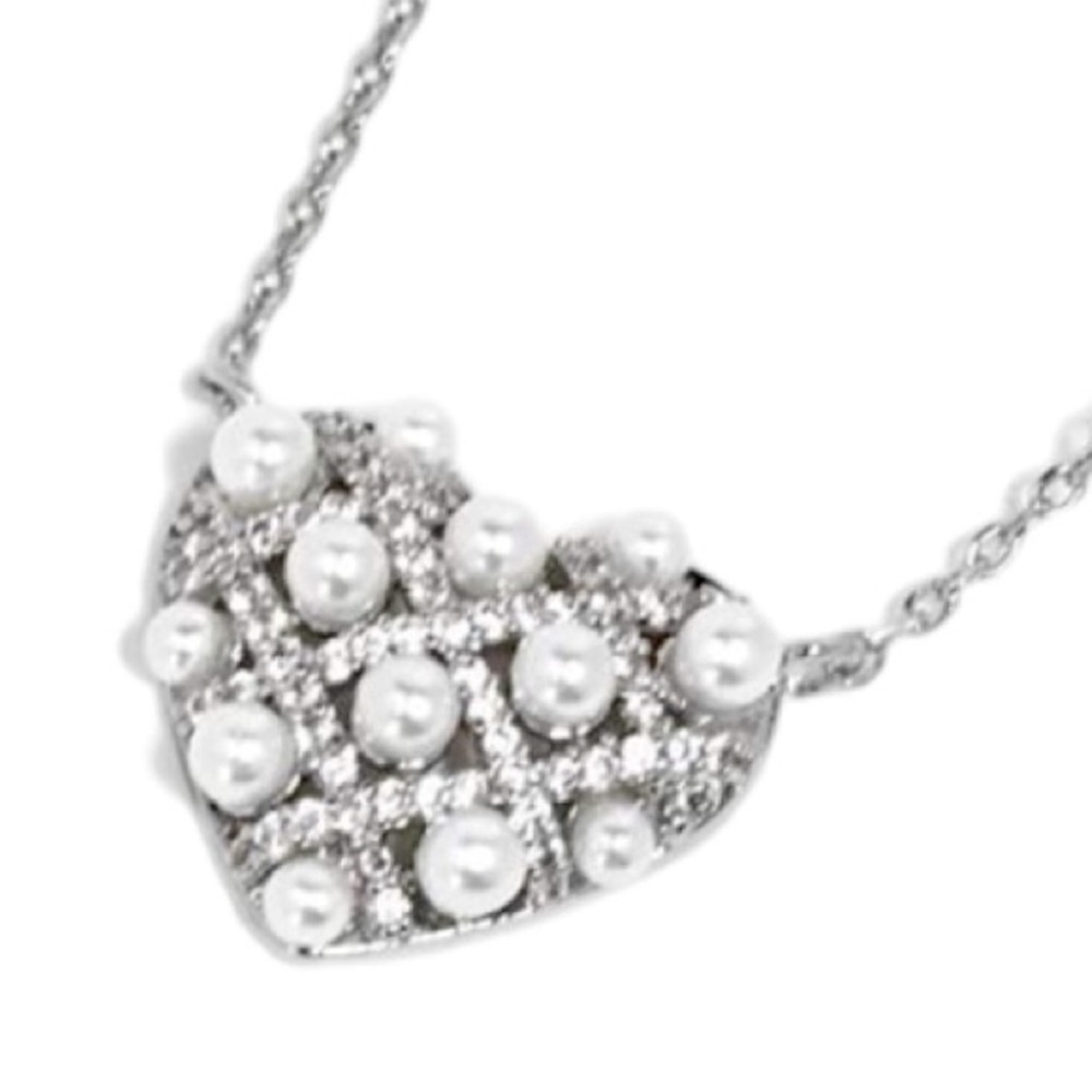 Silver plated and faux pearls necklace NWT
